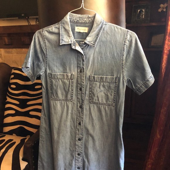 Madewell Dresses & Skirts - Madewell Short Sleeve Denim Dress